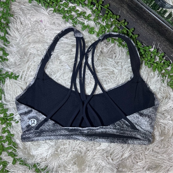 -💙2/$40💙 Lululemon Athletica Printed Strappy Sports Bra Size Small/2 - Picture 9 of 15